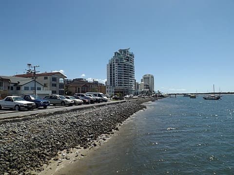 查瑞斯海鮮(餵鵜鶘)